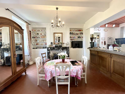 Maison - 206 m² - 8 pièces