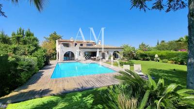 Villa - 253 m² - 7 pièces