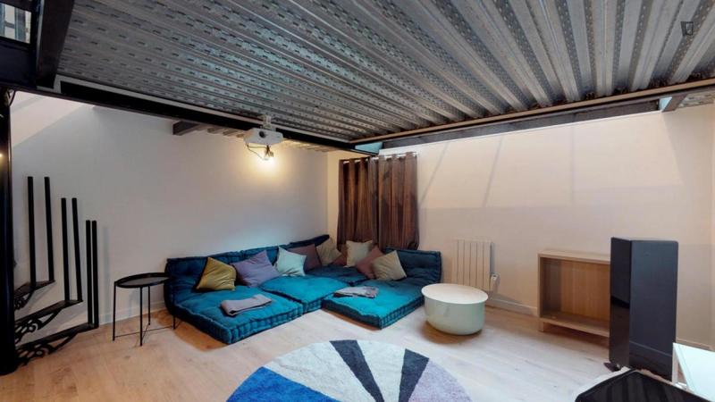 Chambre - 16 m² - 7 pièces