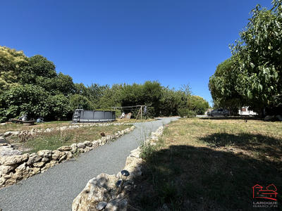 Maison - 255 m² - 7 pièces