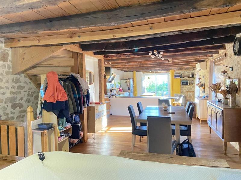 Propriété - 217 m² - 10 pièces