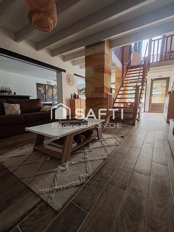 Maison - 180 m² - 7 pièces