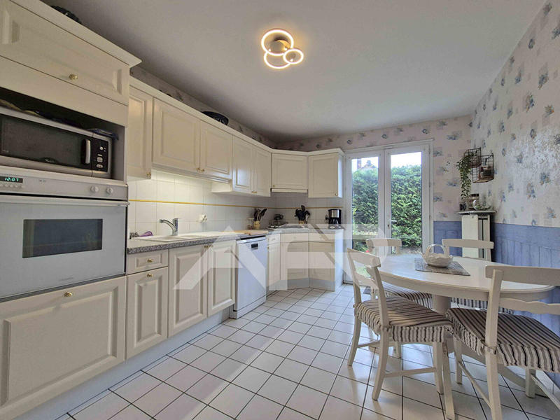 Maison - 143 m² - 6 pièces