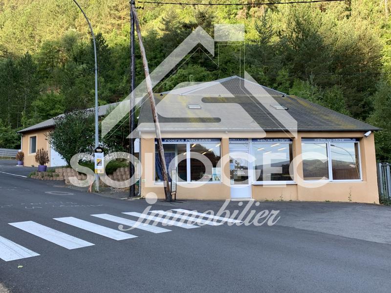 Local commercial - 107 m² - 3 pièces