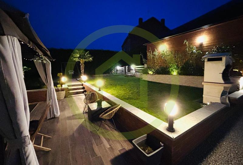 Maison - 217 m² - 8 pièces