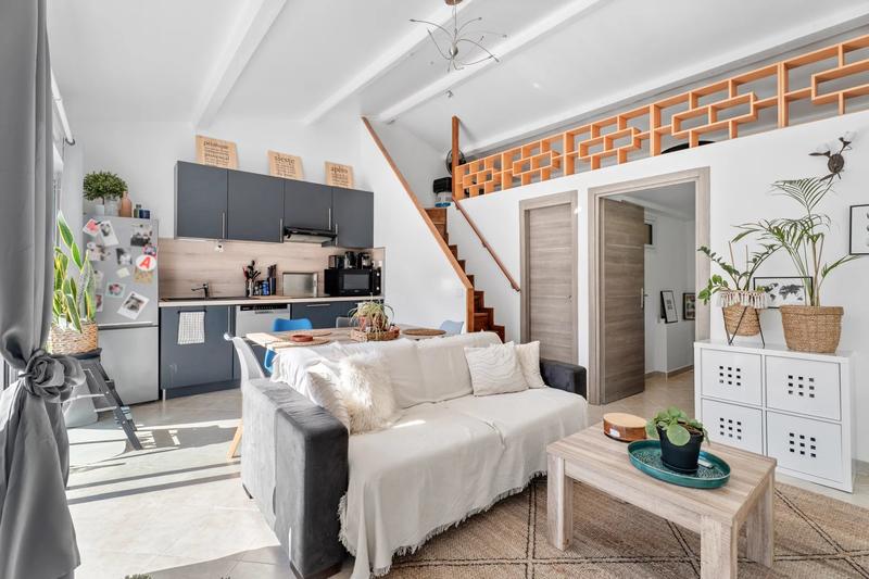 Maison - 270 m² - 8 pièces