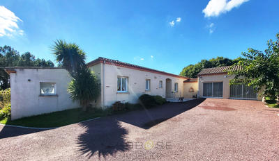 Maison - 205 m² - 7 pièces