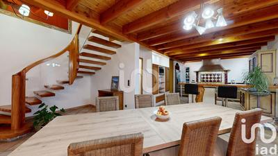 Maison - 213 m² - 6 pièces