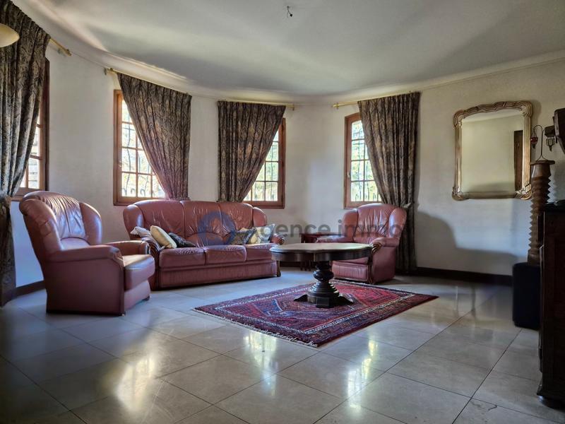 Villa - 240 m² - 7 pièces