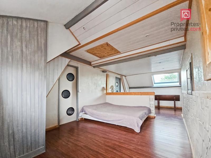 Maison - 233 m² - 7 pièces