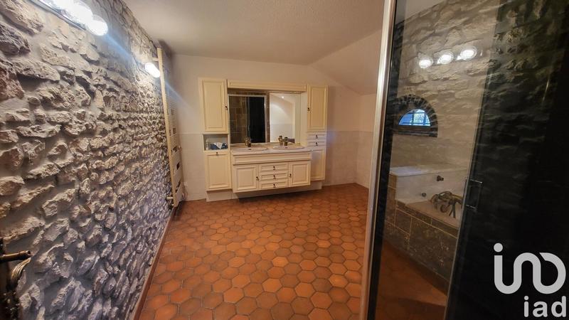 Maison - 235 m² - 6 pièces