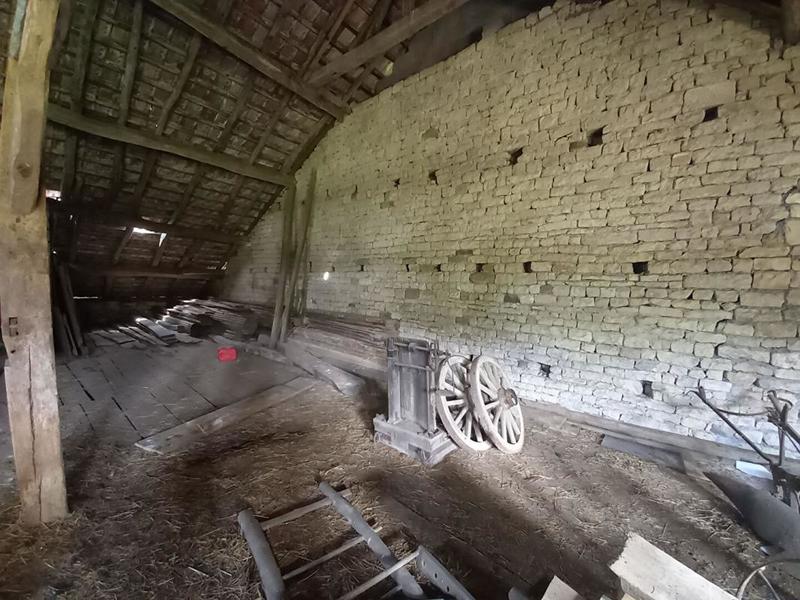 Maison - 500 m² - 2 pièces