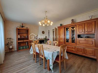 Maison - 159 m² - 6 pièces