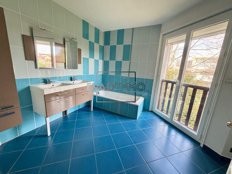 Maison - 175 m² - 7 pièces