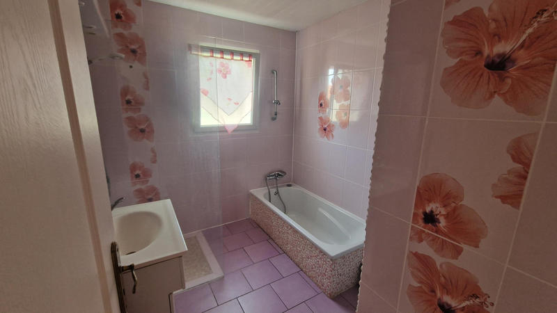 Maison - 93 m² - 4 pièces