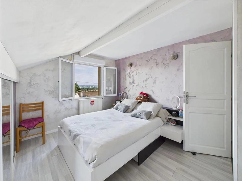 Maison - 95 m² - 5 pièces