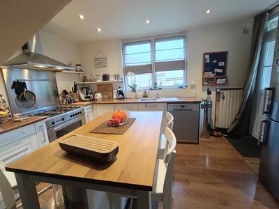 Maison - 150 m² - 5 pièces