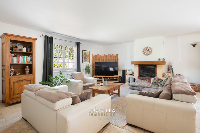 Maison - 251 m² - 8 pièces