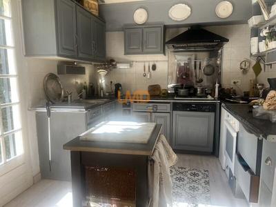 Maison - 200 m² - 6 pièces