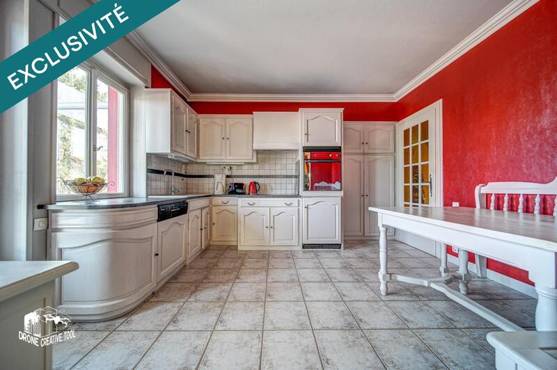 Maison - 260 m² - 10 pièces