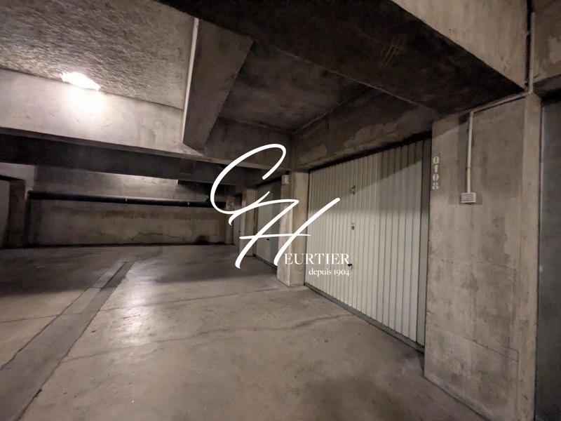 Parking / Garage - 15 m²