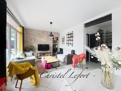 Maison de ville - 100 m² - 5 pièces