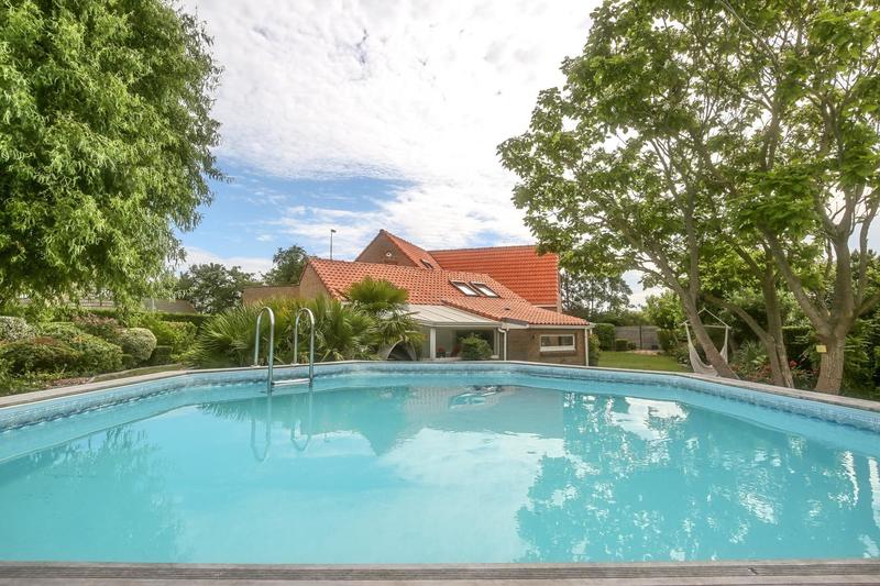 Maison - 226 m² - 9 pièces