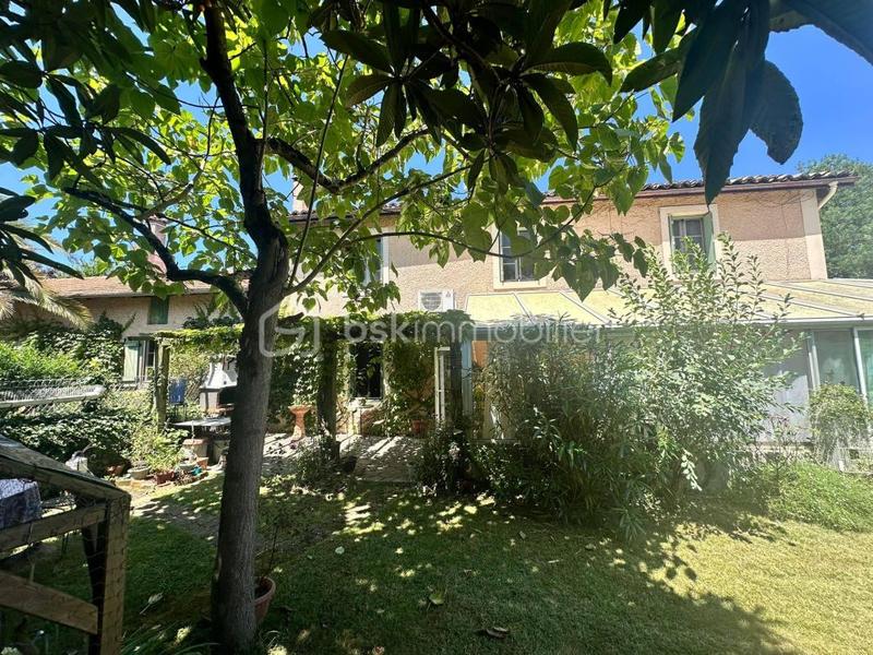 Maison de village - 225 m² - 9 pièces