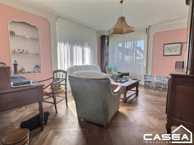 Maison traditionnelle - 93 m² - 5 pièces