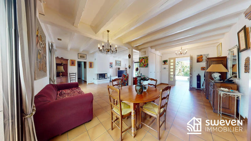 Villa - 278 m² - 10 pièces