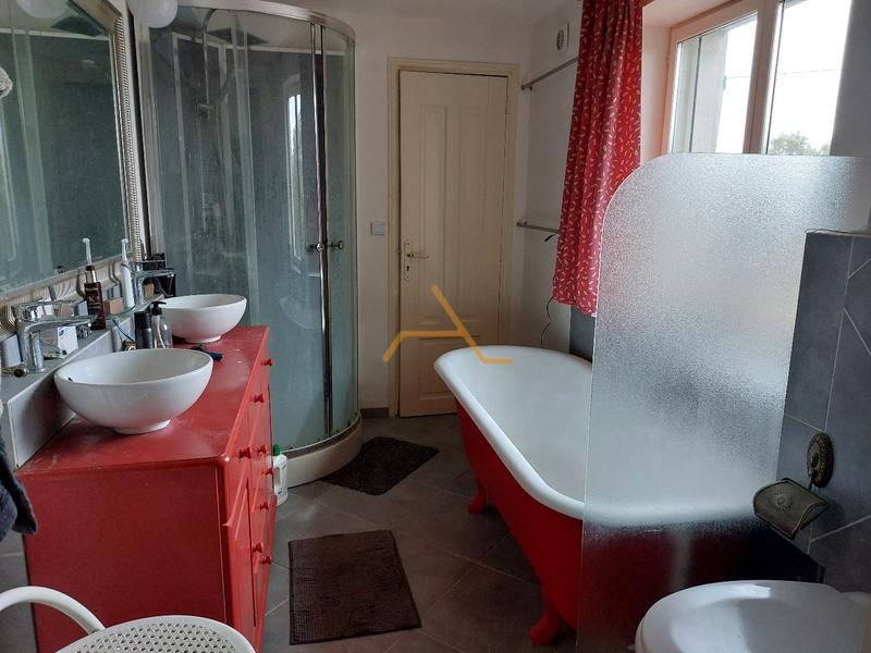 Maison en pierre - 273 m² - 7 pièces