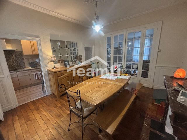 Maison - 142 m² - 8 pièces