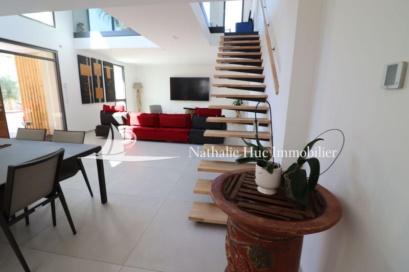 Maison - 220 m² - 7 pièces