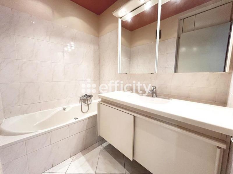 Appartement - 77 m² - 3 pièces