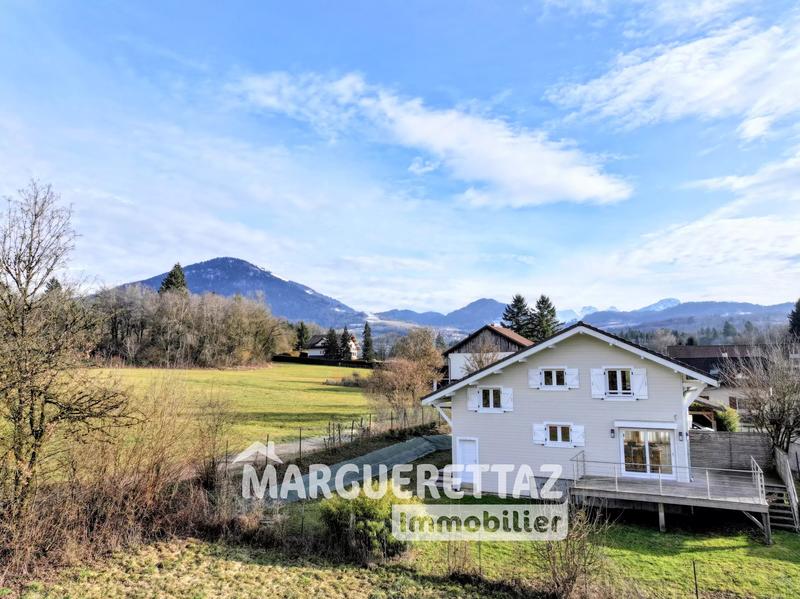 Maison - 237 m² - 7 pièces