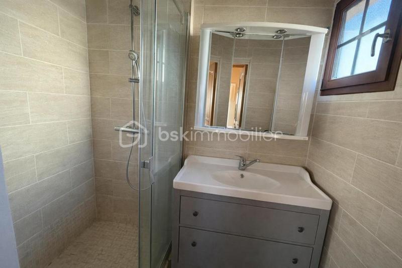 Maison - 218 m² - 7 pièces