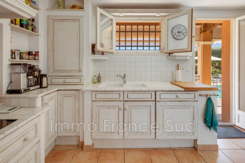 Villa - 215 m² - 6 pièces