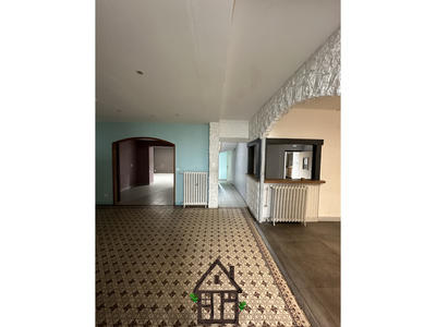 Maison - 308 m² - 23 pièces