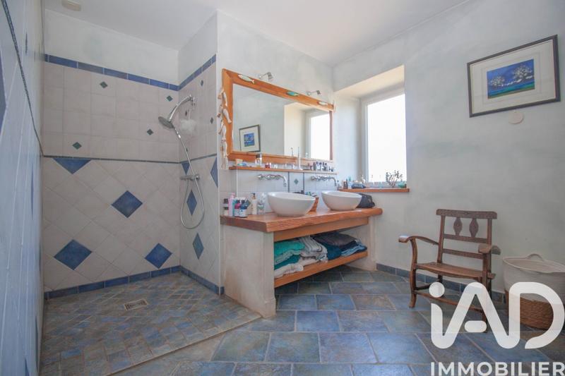 Maison - 280 m² - 8 pièces