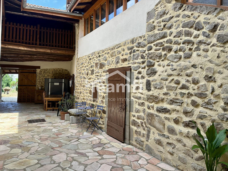 Maison - 181 m² - 7 pièces