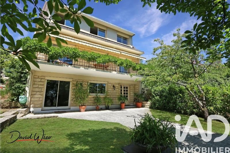 Maison - 170 m² - 9 pièces