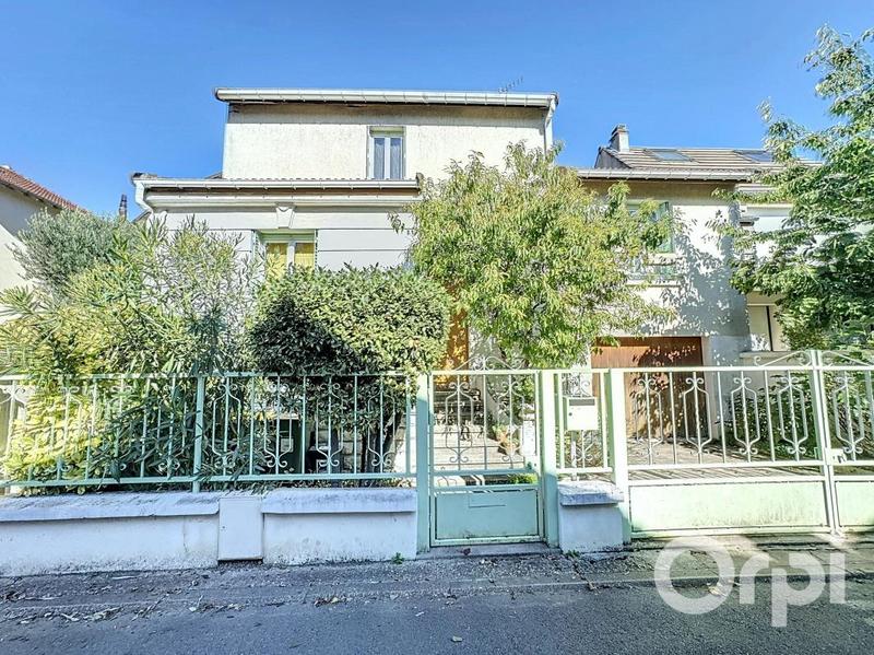 Maison - 90 m² - 6 pièces