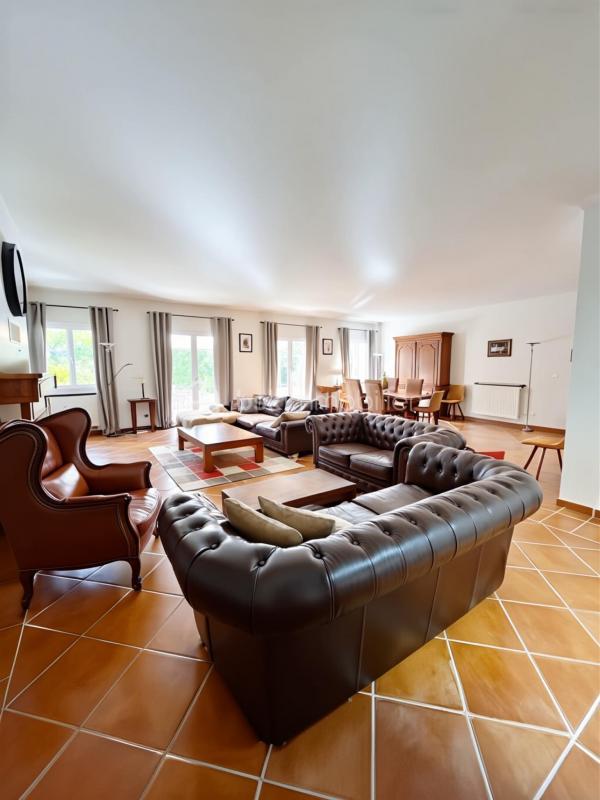 Villa - 433 m² - 12 pièces
