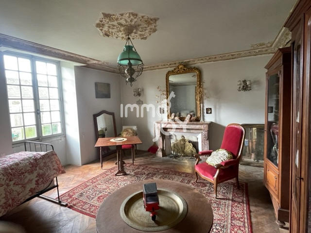 Propriété - 280 m² - 9 pièces