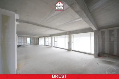 Local commercial - 140 m² - 5 pièces