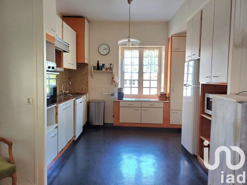 Maison - 180 m² - 8 pièces