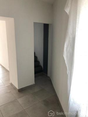 Maison - 255 m² - 3 pièces