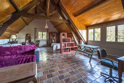 Maison - 210 m² - 6 pièces