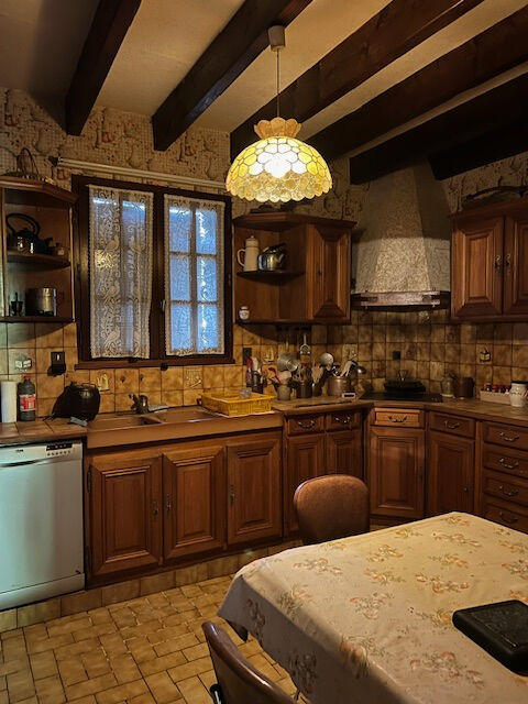 Maison - 201 m² - 7 pièces