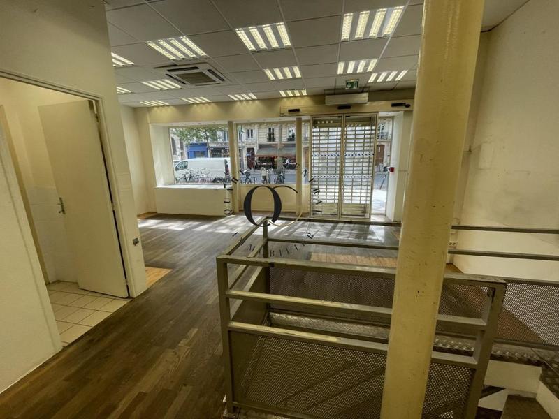 Local commercial - 128 m² - 3 pièces
